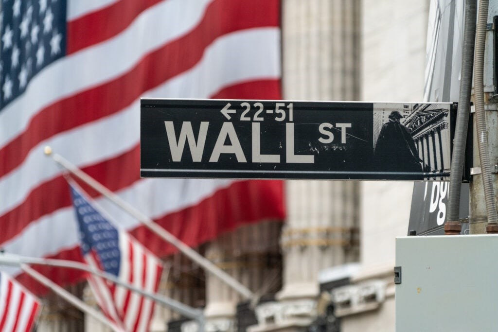 Bugün Borsada Durum: Dow Jones Ve S&P 500 Vadeli İşlemleri Çip Üreticilerindeki Yükselişle Arttı—Chevron, Paysafe, J.B. Hunt Transport Odakta