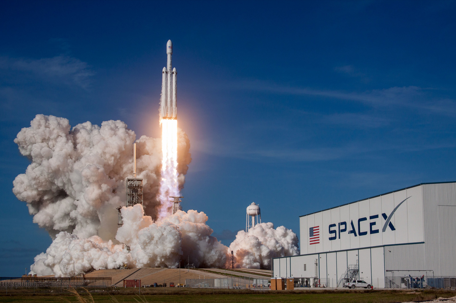 SpaceX'ten Rota Değişikliği: Hedef Mars Değil, "Ay Şehri"