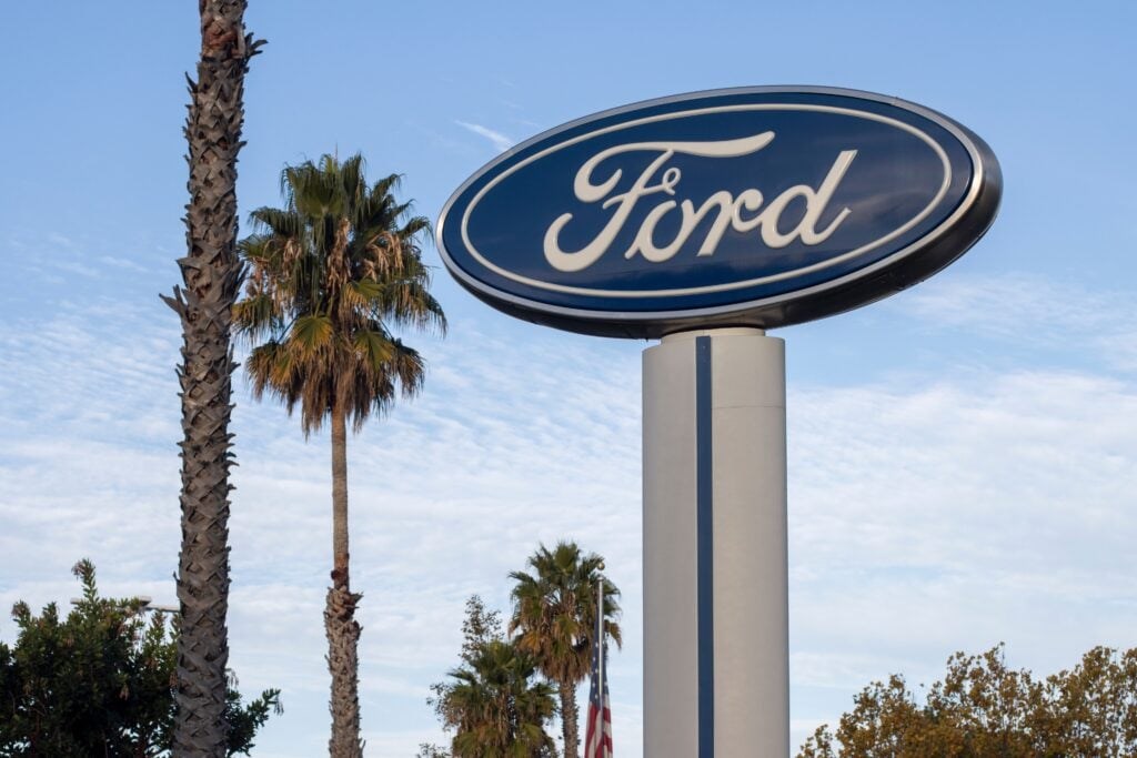 ABD-İran Savaşı Tırmanırken Petrol Fiyatlarındaki Artışla Ford, GM ve Stellantis Hisse Senetleri Düştü