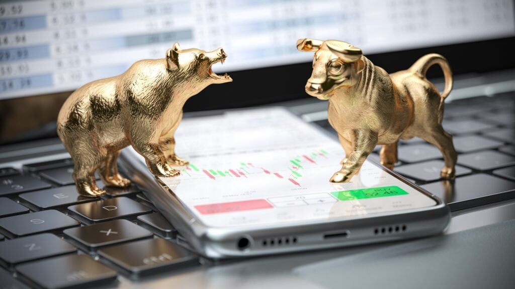 Bugün Borsa: Trump'ın Emri Sonrası Petrol Fiyatı Artışı Yavaşladı, ADP Raporu Bekleniyor – S&P 500 ve Dow Vadeli İşlemleri Yükseldi; Broadcom, Abercrombie & Fitch Odakta