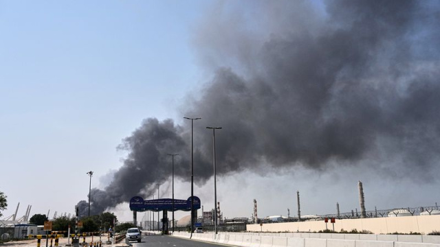 İran: Petrolün 200 Dolara Çıkmasına Hazır Olun