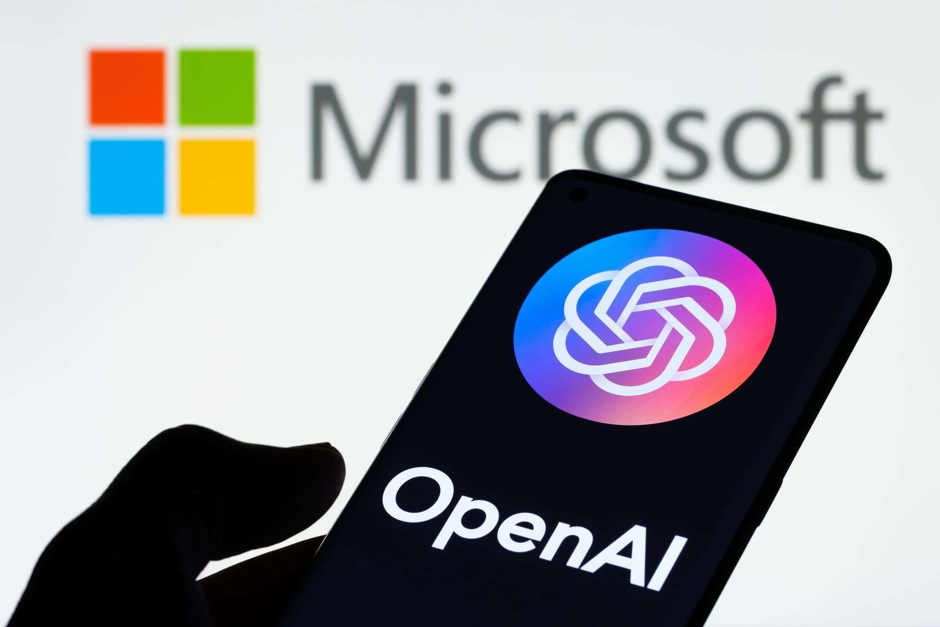 Microsoft, Amazon-OpenAI Anlaşmasına Karşı Hukuki Yollara Başvurmayı Değerlendiriyor