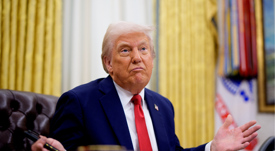 Trump'tan Dev Satın Alma Savaşına Yorum: İkisi De Dostum Değil